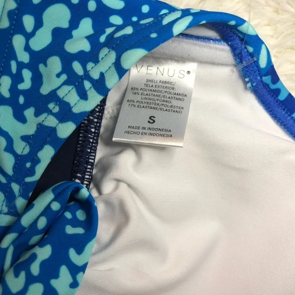 🩷🦋Colorful Halter Bikini Top size Small🦋🩷